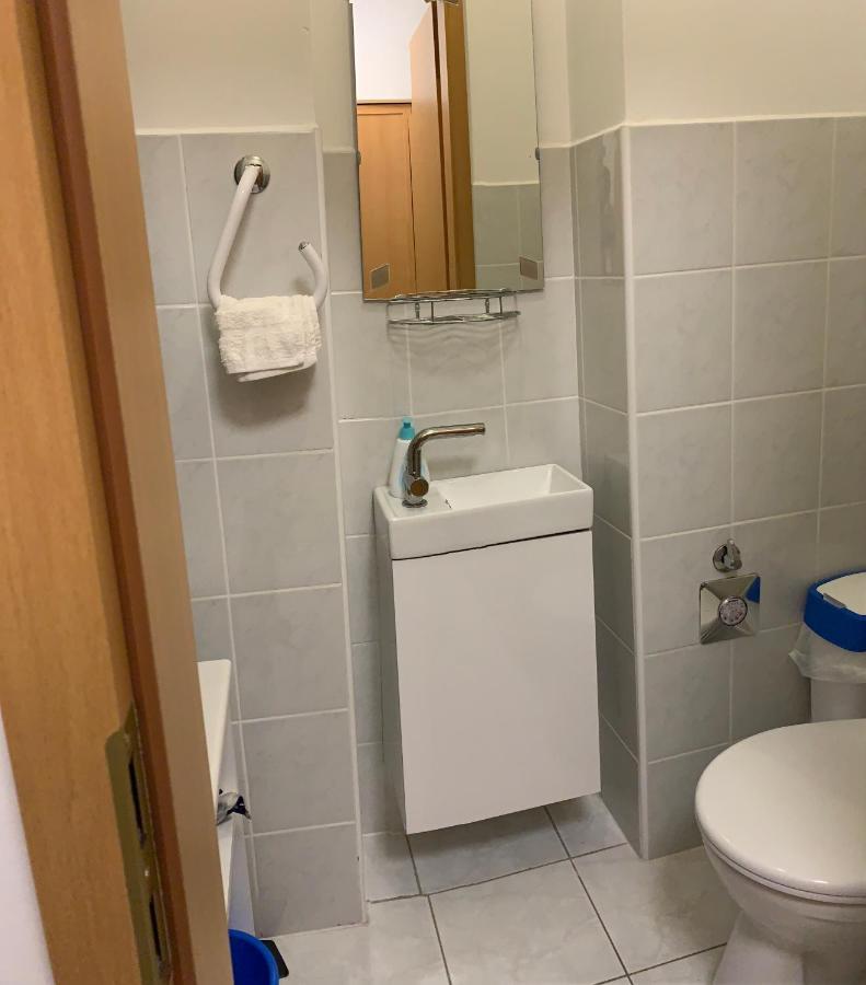 Konig Apartman Iii. Heviz Bagian luar foto